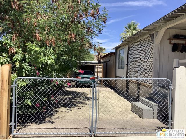 70875 Dillon Road, Desert Hot Springs CA: https://media.crmls.org/mediaz/f78e3d52-6aa8-4bbd-8fc9-f23b2e80f349.jpg