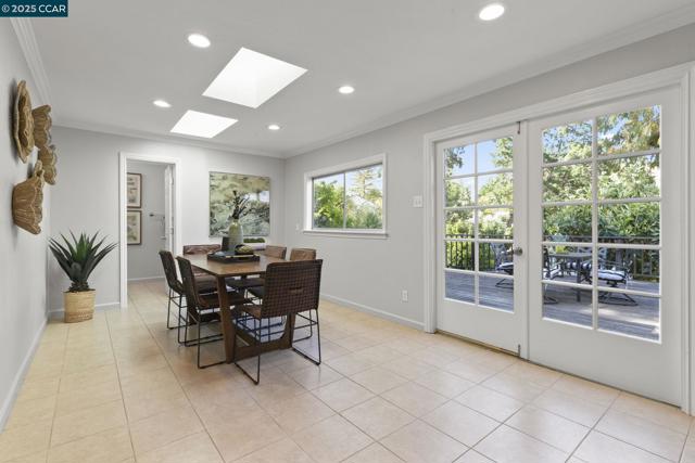 3348 Betty Ln, Lafayette CA: https://media.crmls.org/mediaz/f78e4eb2-1c5a-488c-b3fc-2fb7976337b2.jpg