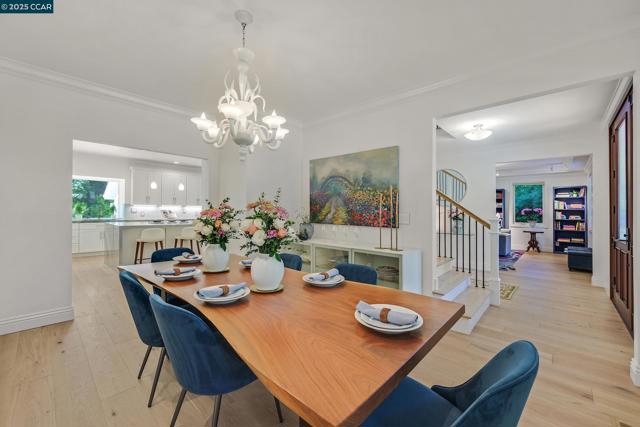 2363 Fish Creek Pl, Danville CA: https://media.crmls.org/mediaz/f78f29d3-822a-4f56-832c-feeabc3f5345.jpg