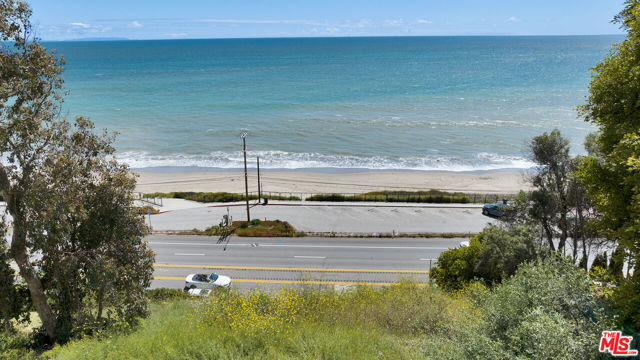 17504 Castellammare Drive photo 2