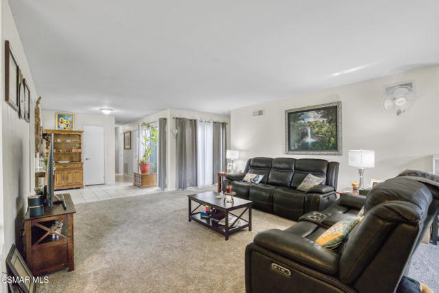 2190 Westshore Lane, Westlake Village CA: https://media.crmls.org/mediaz/f78fac81-5383-4131-bdbe-2cef2c2908ac.jpg