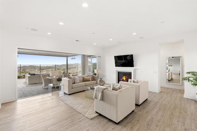 1417 Apex Place, Escondido CA: https://media.crmls.org/mediaz/f7909bf4-c06c-4d95-9abe-ad24de1bebfc.jpg