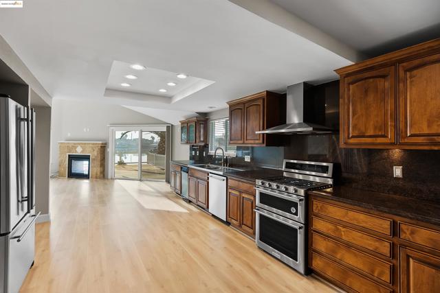 4730 Spinnaker Way, Discovery Bay CA: https://media.crmls.org/mediaz/f7930afc-cf99-46ce-8779-4aa5fe9cfd91.jpg