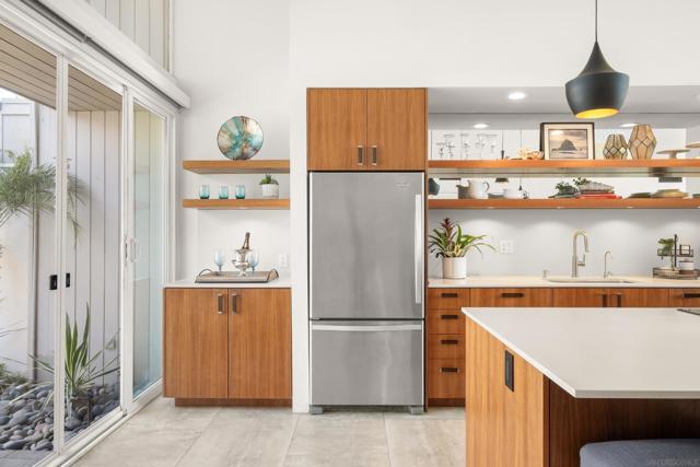 Image 3 of 33 For 119 Via Coronado