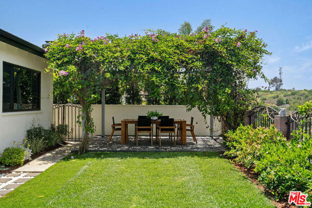 4731 Don Miguel Drive, Los Angeles CA: https://media.crmls.org/mediaz/f79388a1-0b1f-4b5b-ad71-24b352553928.jpg