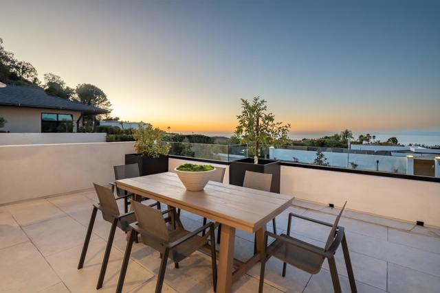 2365 Via Siena, La Jolla CA: https://media.crmls.org/mediaz/f79454e5-4026-4c2a-b0b9-ecd729f2e224.jpg