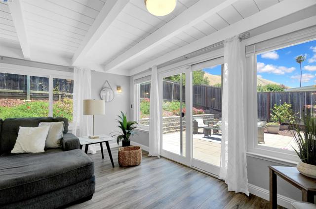 38392 Nebo Dr, Fremont CA: https://media.crmls.org/mediaz/f79478c7-6e07-4455-89a1-c3f974805cc4.jpg