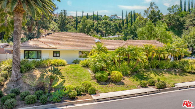 16904 Escalon Drive, Encino, California 91436, 3 Bedrooms Bedrooms, ,3 BathroomsBathrooms,Single Family Residence,For Sale,Escalon,24406051