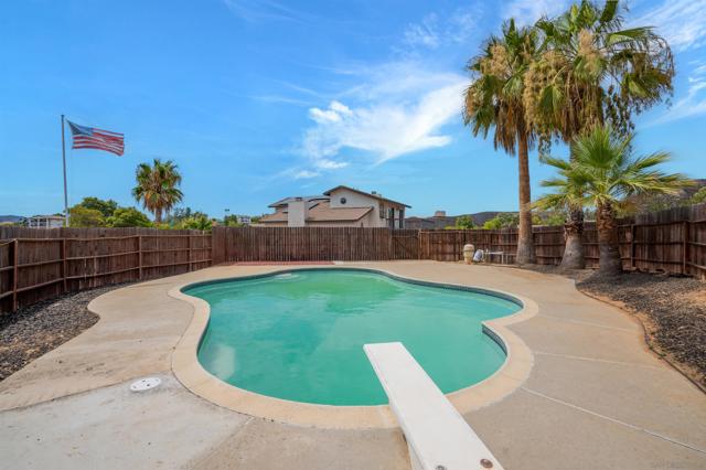 24252 Sargeant Rd, Ramona CA: https://media.crmls.org/mediaz/f794d1a3-e24c-47e5-bbf1-9f0996e762b9.jpg