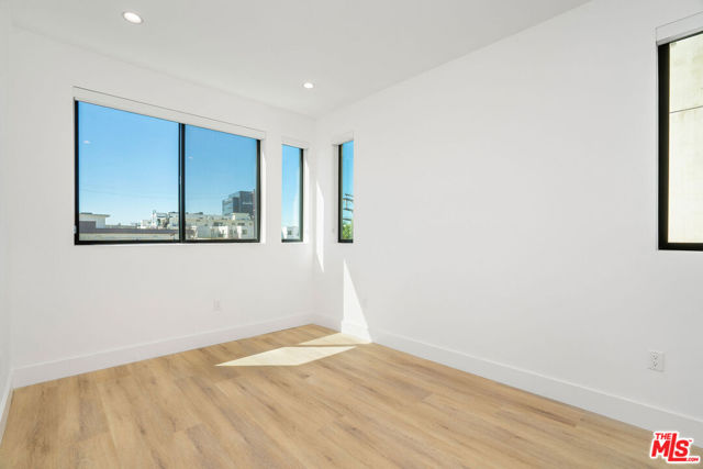 111 N Orlando Avenue, Los Angeles CA: https://media.crmls.org/mediaz/f7959117-daf1-4603-a6a7-a1b8ba9ec26e.jpg