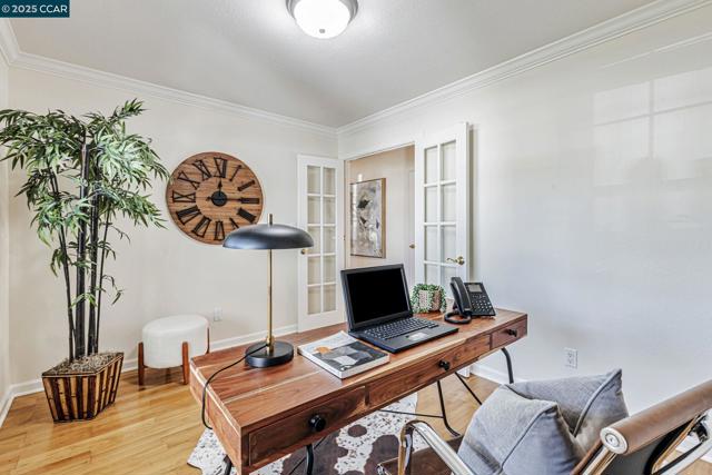 321 Chardonnay Cir, Clayton CA: https://media.crmls.org/mediaz/f795e858-a9ef-44b4-9bf7-c1d507e2913a.jpg