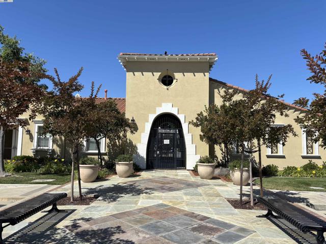 5010 Barrenstar Way, San Ramon CA: https://media.crmls.org/mediaz/f796d2b8-00e7-4028-b65e-a0c1c6824780.jpg