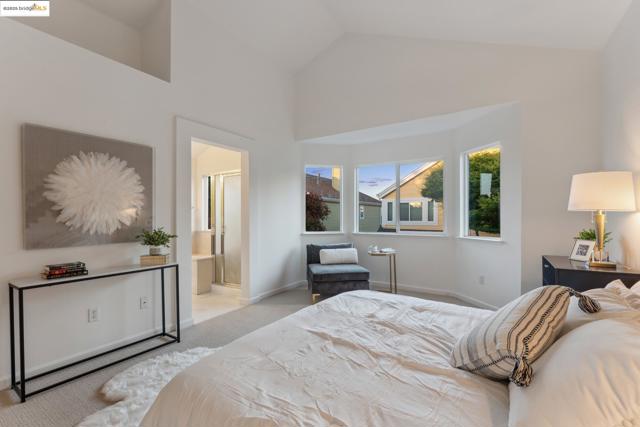 102 Waterview Dr, Richmond CA: https://media.crmls.org/mediaz/f7974b7b-dc53-4f19-bdf9-343dbdba0cd8.jpg