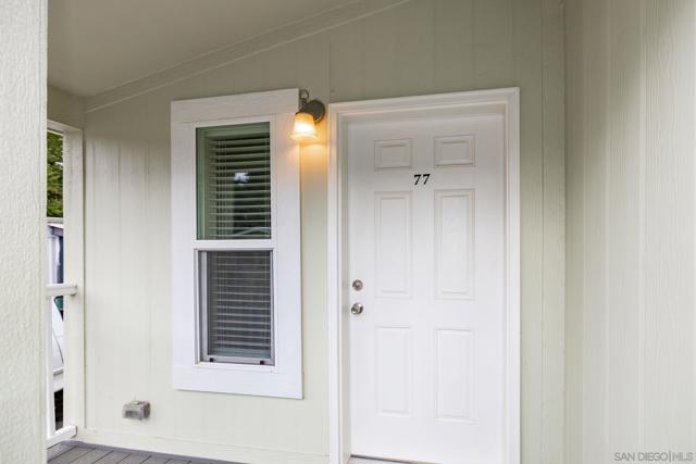 22899 Byron Rd, Crestline CA: https://media.crmls.org/mediaz/f797779d-ea5d-4d79-92a0-8b69d15b8c0c.jpg