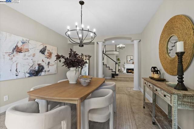 318 Montoya Way, Danville CA: https://media.crmls.org/mediaz/f7980726-71d3-4e47-a277-d6f69d160423.jpg