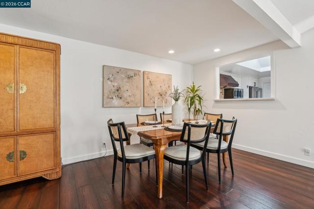 843 Luz Ct, Danville CA: https://media.crmls.org/mediaz/f7986852-24fb-4903-83f1-18ec48665e68.jpg