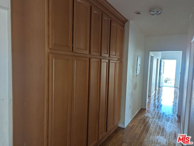 2134 8th Avenue, Los Angeles CA: https://media.crmls.org/mediaz/f7989bb6-393b-4730-9980-ec748205d853.jpg