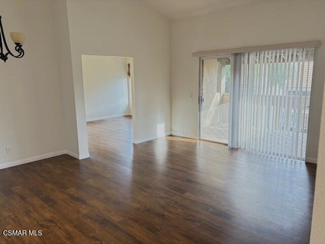 245 Oakleaf Drive, Thousand Oaks CA: https://media.crmls.org/mediaz/f7995da3-4eac-4ce1-8f92-eb2fdb020ab2.jpg