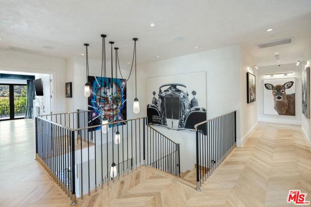 11753 Wetherby Lane, Los Angeles CA: https://media.crmls.org/mediaz/f79a239a-51f1-49b8-b860-36aadaa0c7b6.jpg