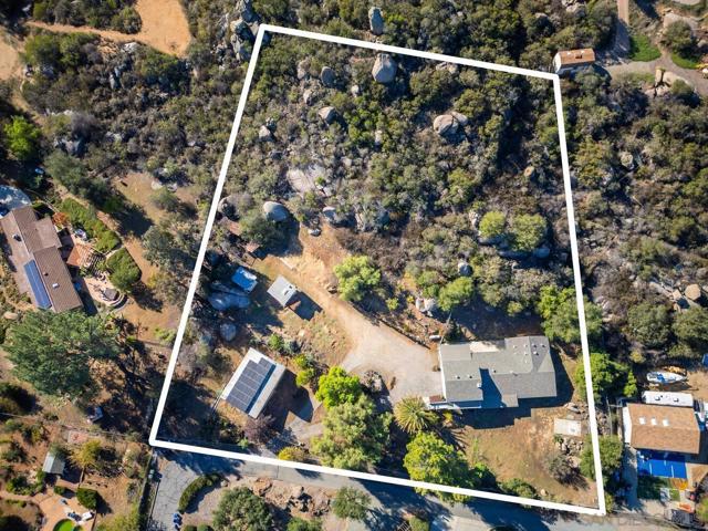 18435 Chablis Rd., Ramona CA: https://media.crmls.org/mediaz/f79a5a7b-cfb6-482b-898c-1cef6f6d765a.jpg
