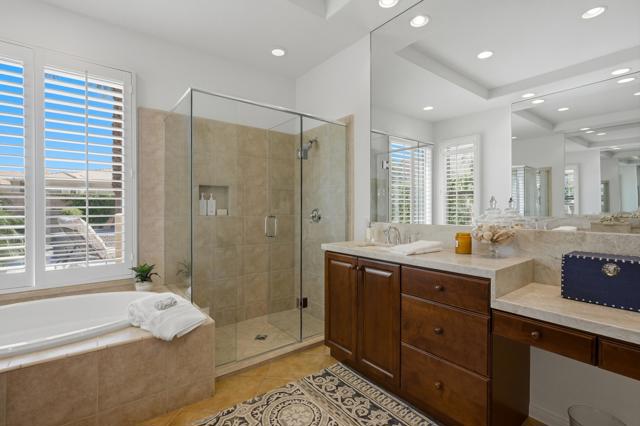 48224 Big Horn Drive, La Quinta CA: https://media.crmls.org/mediaz/f79b2814-08d0-49f7-8ba6-6e2688ad4383.jpg