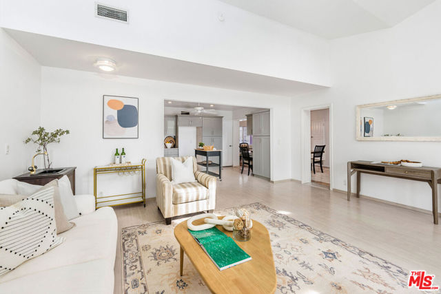 4730 Asteria Street, Torrance CA: https://media.crmls.org/mediaz/f79c8b2a-507f-4bc3-b09b-76b837e50224.jpg