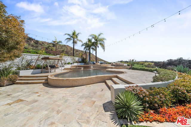 1821 Chastain, Pacific Palisades CA: https://media.crmls.org/mediaz/f79cced0-2906-457e-8bba-cd853b7c487a.jpg