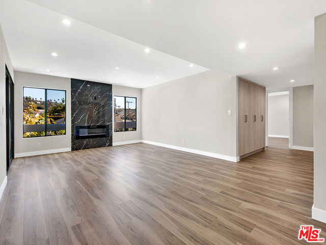 1325 Valley View Road, Glendale CA: https://media.crmls.org/mediaz/f79ced25-066c-4d5c-b9be-b1bcc3da4f4b.jpg