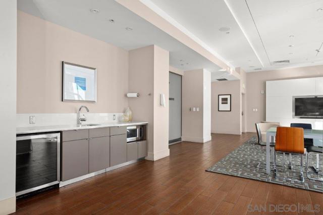 575 6th Avenue, San Diego CA: https://media.crmls.org/mediaz/f79d371c-dee3-4286-afe0-633c242c5980.jpg
