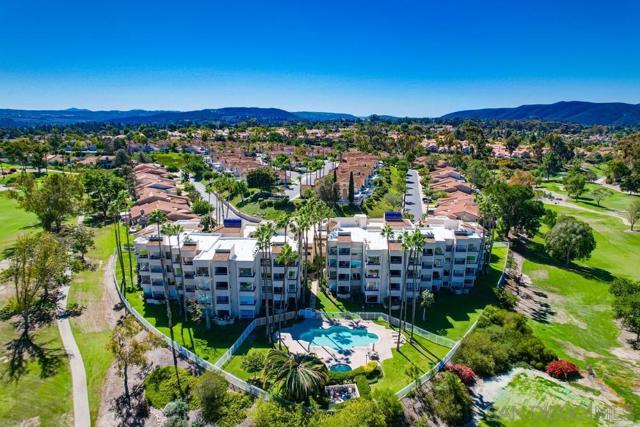 12122 Royal Birkdale Row, San Diego CA: https://media.crmls.org/mediaz/f79e962f-4ff5-4afc-aced-e3f351efdae7.jpg