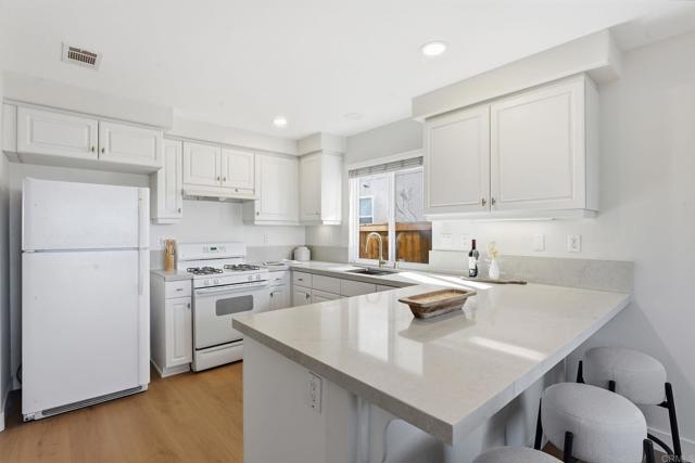 Detail Gallery Image 12 of 63 For 484 Vista San Lucas, San Diego,  CA 92154 - 3 Beds | 3 Baths