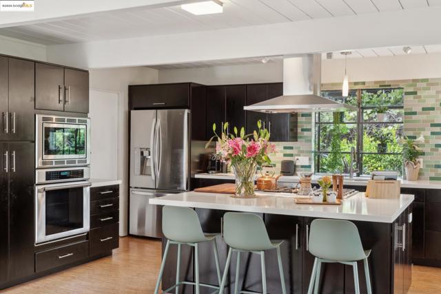 5345 Crown Ct, Castro Valley CA: https://media.crmls.org/mediaz/f79eebb5-5c17-4182-aa60-e5f41bbaf897.jpg