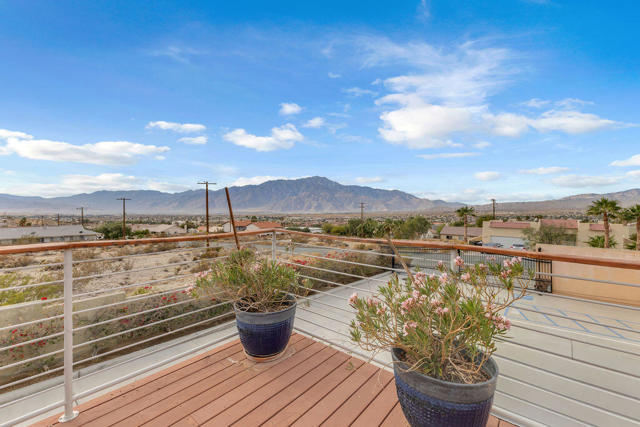 12622 Miracle Hill Road, Desert Hot Springs CA: https://media.crmls.org/mediaz/f79f7d6a-3159-40af-9483-2bb0a5ceebf1.jpg