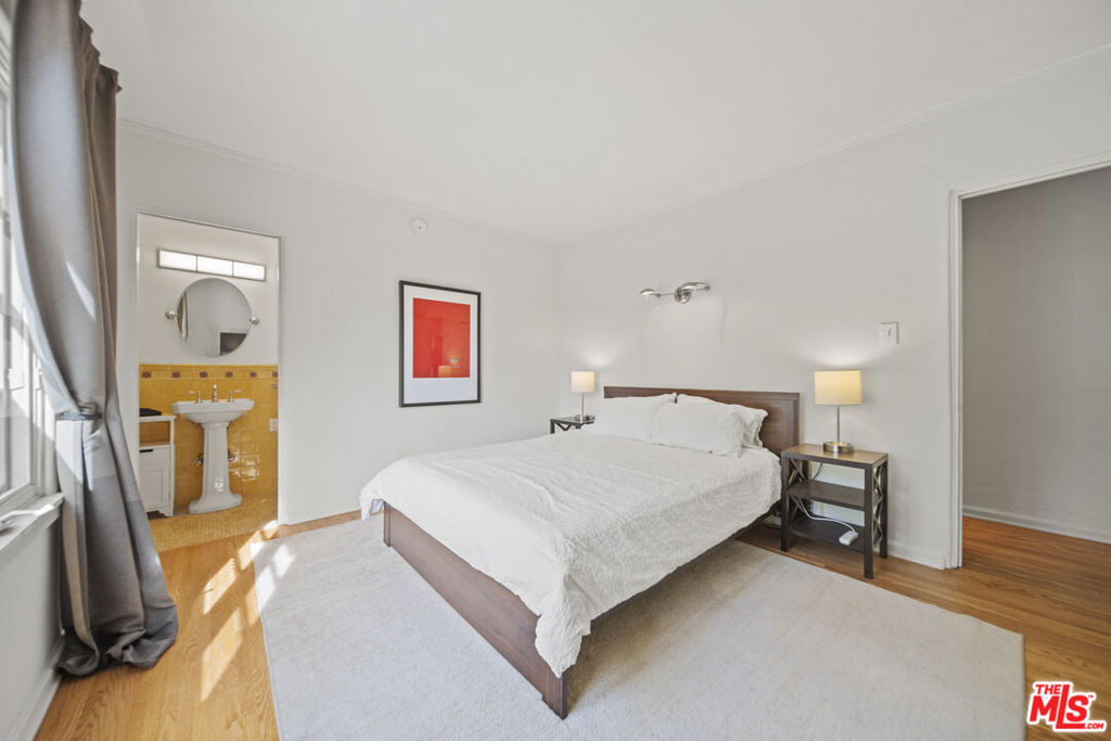 https://media.crmls.org/mediaz/f79fb5c3-af2a-41d5-b394-e525bbb355c6.jpg?preset=X-Large