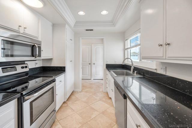 12091 Lomica Dr, San Diego CA: https://media.crmls.org/mediaz/f7a08d3e-b049-498a-b30e-20d70b5adddd.jpg