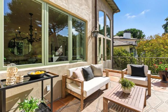 45 Sneckner Court, Menlo Park CA: https://media.crmls.org/mediaz/f7a0c2fc-4fa8-420c-8dee-fae5f73c291f.jpg