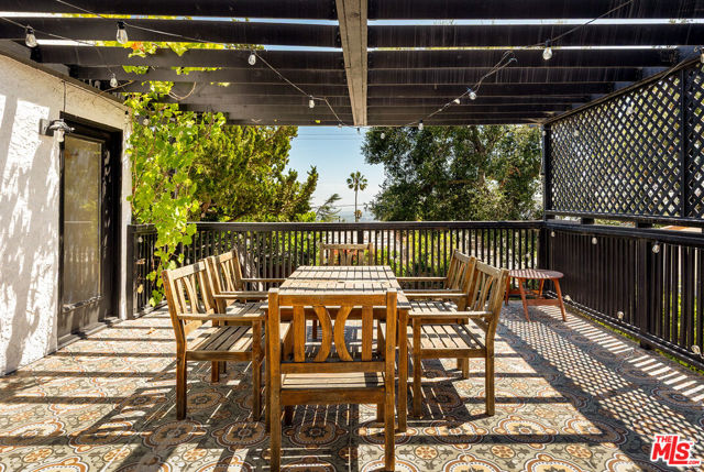 956 Parkman Street, Altadena CA: https://media.crmls.org/mediaz/f7a0daee-df88-46e4-b4ea-e02cec5c76f4.jpg
