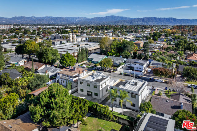 6723 Sunnyslope Avenue, Van Nuys CA: https://media.crmls.org/mediaz/f7a0dca0-8771-44d9-af2d-01fb20fd84fb.jpg