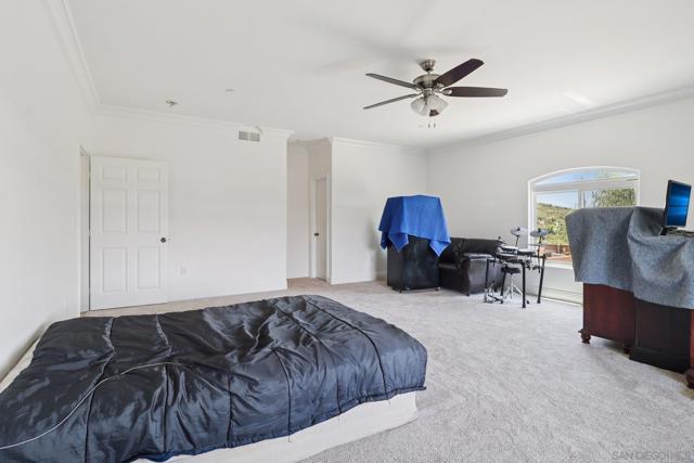 19075 Caesar Drive, Ramona CA: https://media.crmls.org/mediaz/f7a10cd3-82b0-4185-891f-b8df4b04af3c.jpg
