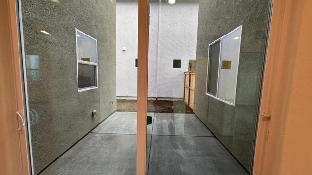 2817 Earthened Walk, Sacramento CA: https://media.crmls.org/mediaz/f7a16df5-4564-4f61-acdf-0b2140d0a9a1.jpg
