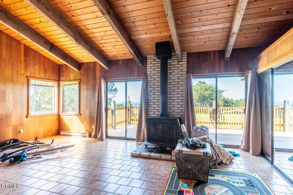 https://media.crmls.org/mediaz/f7a234a9-f28f-4eae-ab12-4ecea2bbf7f9.jpg?preset=X-Large