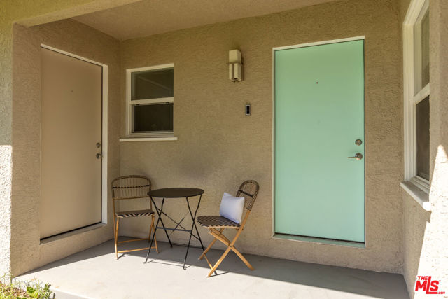 18515 Chatsworth Street photo 19