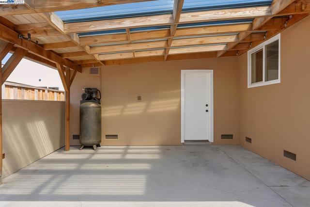 3491 Madeira Way, Livermore CA: https://media.crmls.org/mediaz/f7a368bb-7570-49da-96fc-ec2e2bc85d54.jpg