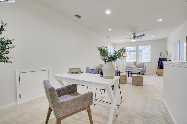 5092 Fioli Loop, San Ramon CA: https://media.crmls.org/mediaz/f7a40788-57c5-4f37-9a85-ae1b212c5264.jpg