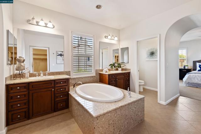 5214 Kenilworth Way, San Ramon CA: https://media.crmls.org/mediaz/f7a4cb55-a6aa-4995-997b-eab0d624fbf7.jpg