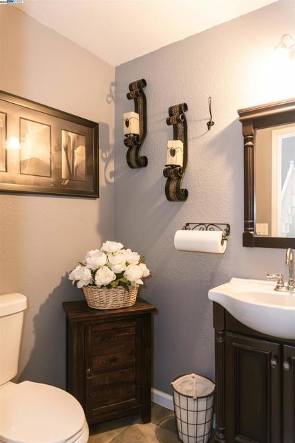 7064 Alder Creek Rd, Vallejo CA: https://media.crmls.org/mediaz/f7a58054-9cd7-42a0-a9fb-b858a92d366a.jpg