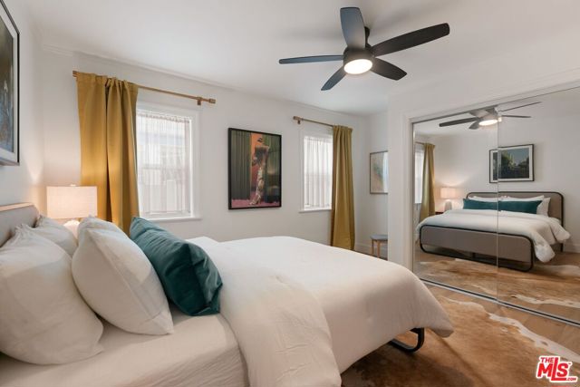 3864 3rd Avenue, Los Angeles CA: https://media.crmls.org/mediaz/f7a6e50b-2b77-4e9d-8d7d-f7a2ecf630e1.jpg