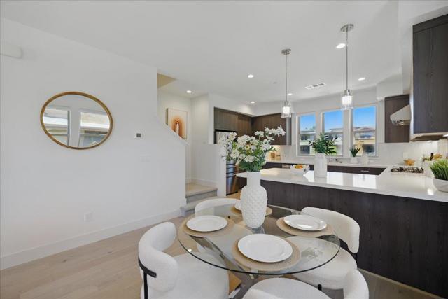 332 Marquetta Circle, Mountain View CA: https://media.crmls.org/mediaz/f7a739b5-bfd2-4f40-b441-d60690f73ef5.jpg