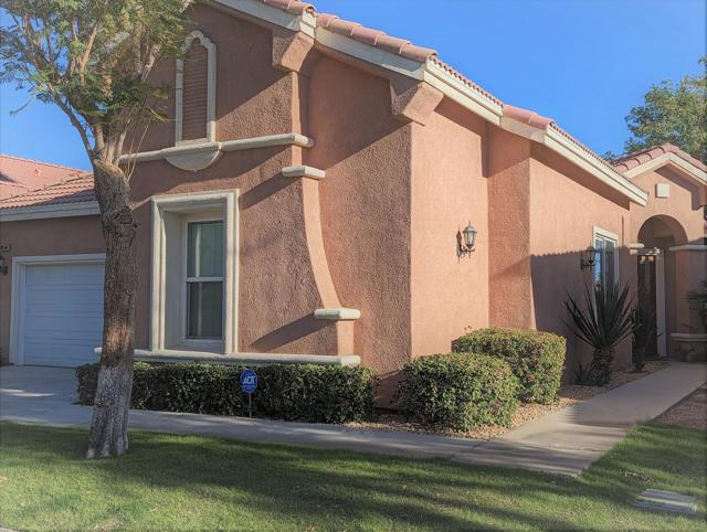 49544 Wayne Street, Indio CA: https://media.crmls.org/mediaz/f7a74a82-89cb-4caa-83d8-a3d72bd74787.jpg