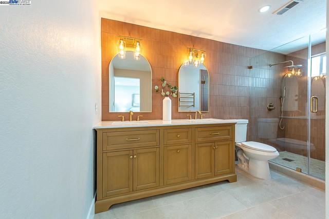 Image 52 of 54 For 32996 Soquel St